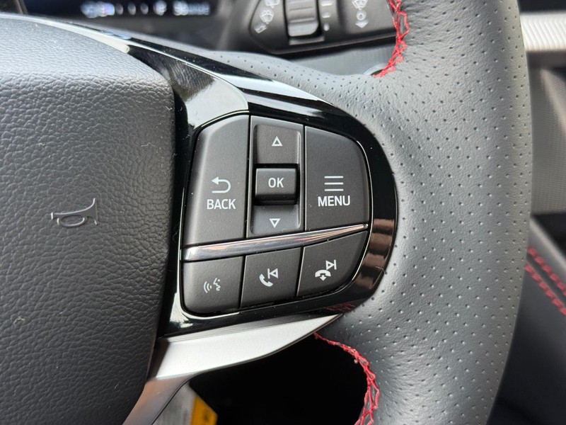 Ford Explorer Vehicle Full-screen Gallery Image 17