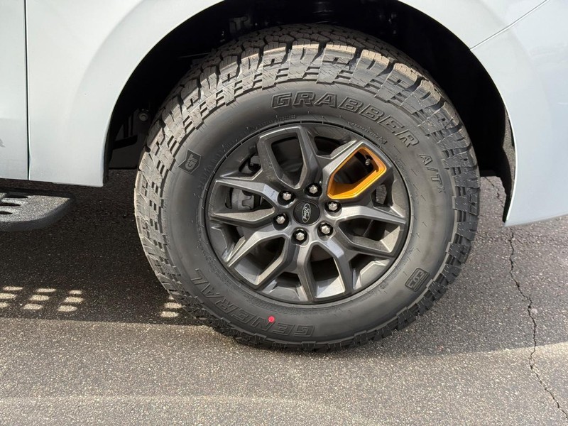 Ford Expedition Vehicle Full-screen Gallery Image 7