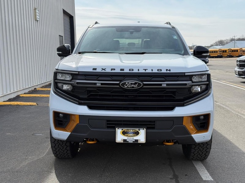 Ford Expedition Vehicle Full-screen Gallery Image 8