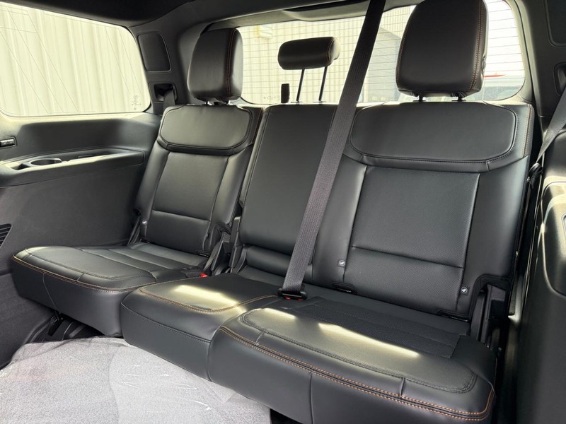 Ford Expedition Vehicle Full-screen Gallery Image 10