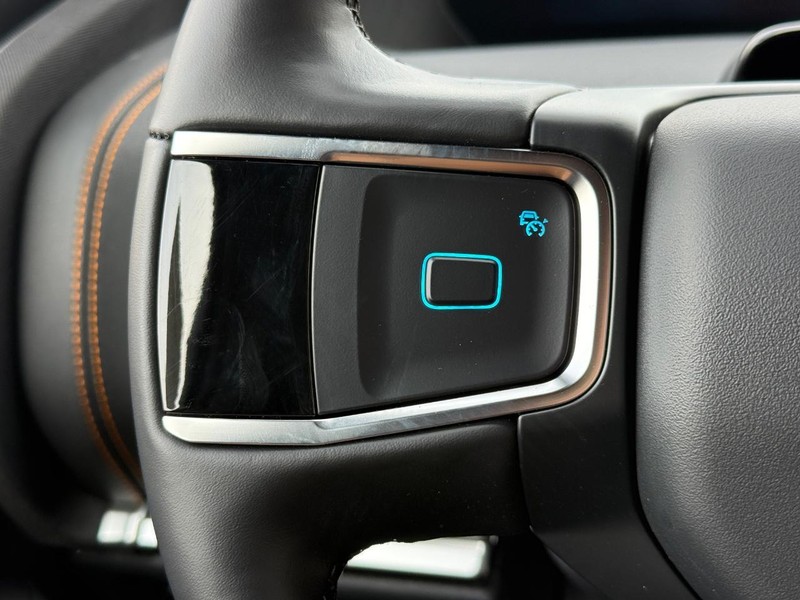 Ford Expedition Vehicle Full-screen Gallery Image 16