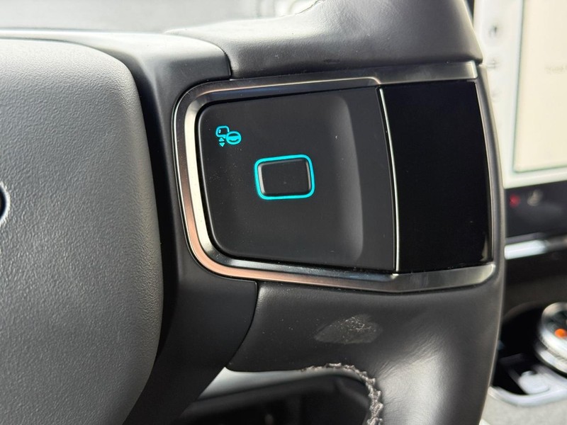 Ford Expedition Vehicle Full-screen Gallery Image 17