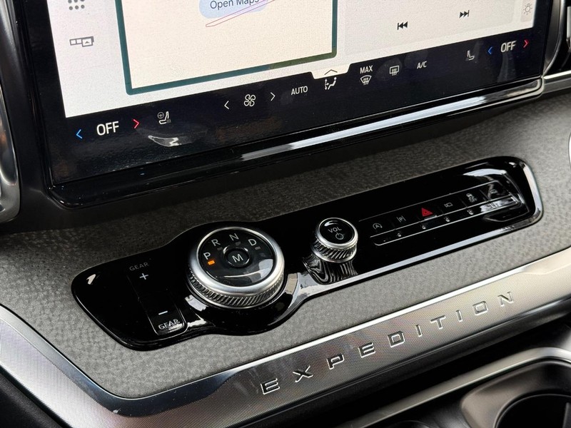 Ford Expedition Vehicle Full-screen Gallery Image 20