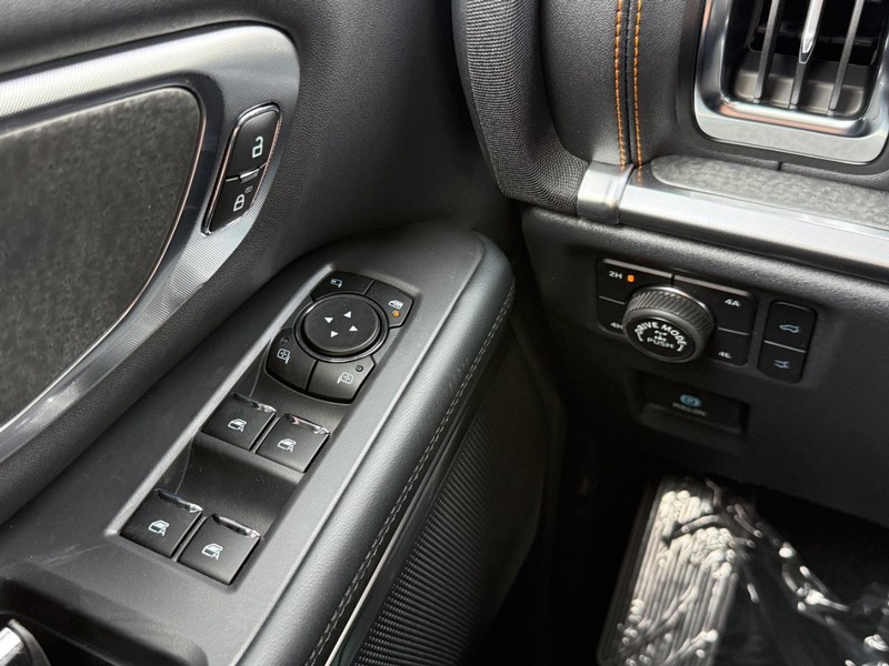 Ford Expedition Vehicle Full-screen Gallery Image 22