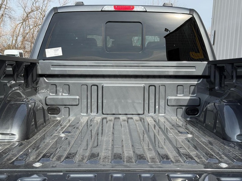 Ford F-150 Vehicle Full-screen Gallery Image 5