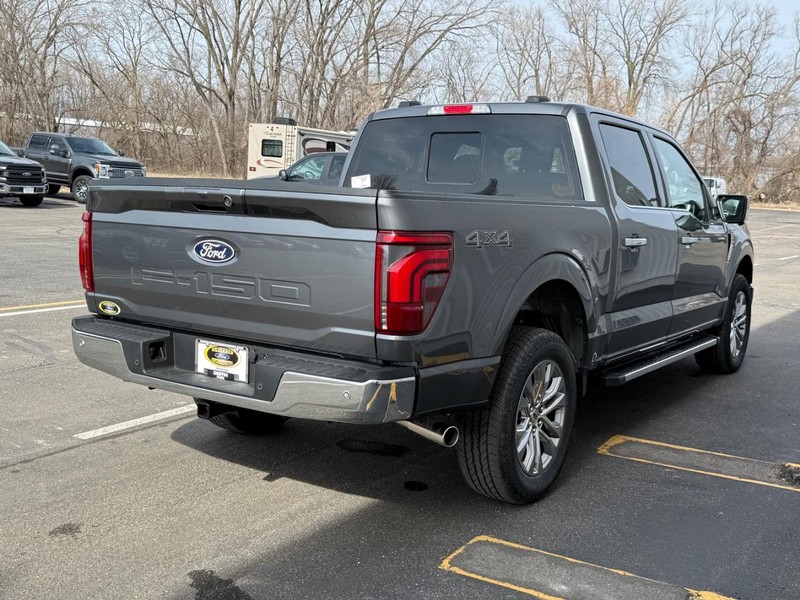 Ford F-150 Vehicle Full-screen Gallery Image 6