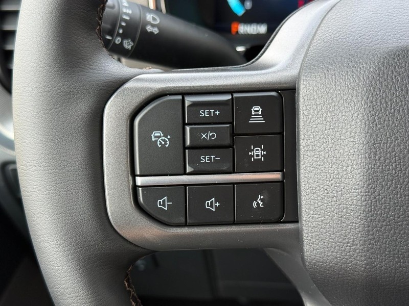 Ford F-150 Vehicle Full-screen Gallery Image 15