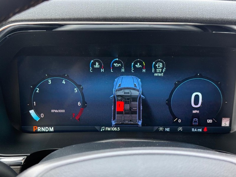 Ford F-150 Vehicle Full-screen Gallery Image 17