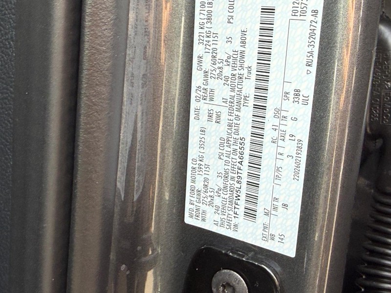 Ford F-150 Vehicle Full-screen Gallery Image 22