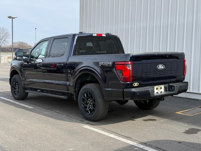 Ford F-150 Vehicle Full-screen Gallery Image 3
