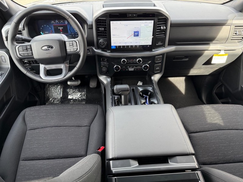 Ford F-150 Vehicle Full-screen Gallery Image 10