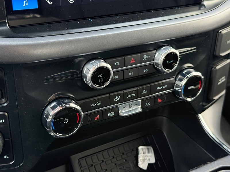 Ford F-150 Vehicle Full-screen Gallery Image 19