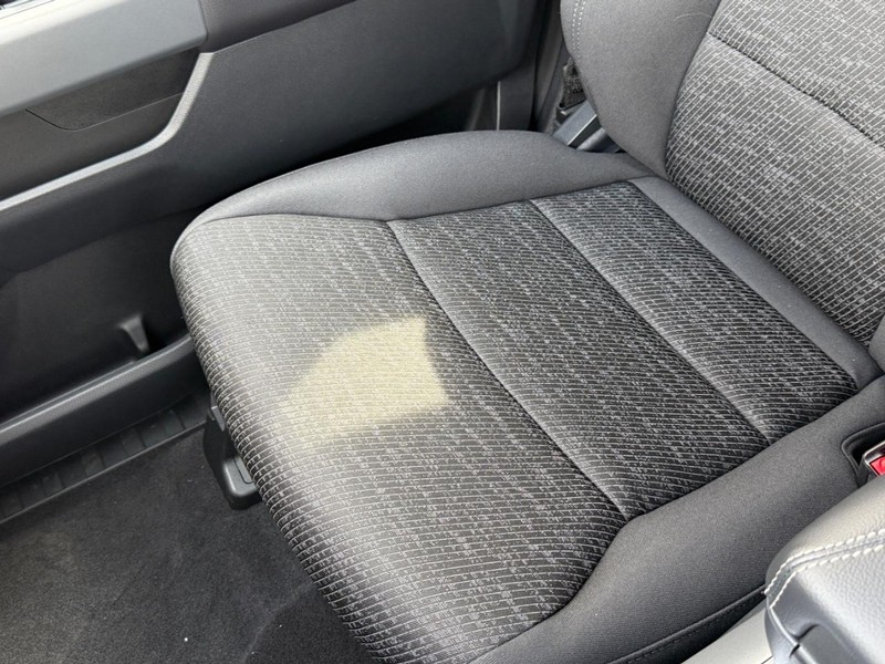 Ford F-150 Vehicle Full-screen Gallery Image 21