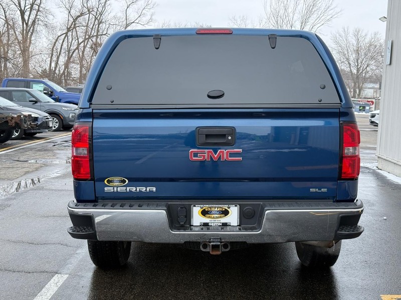 GMC Sierra 1500 Vehicle Full-screen Gallery Image 4
