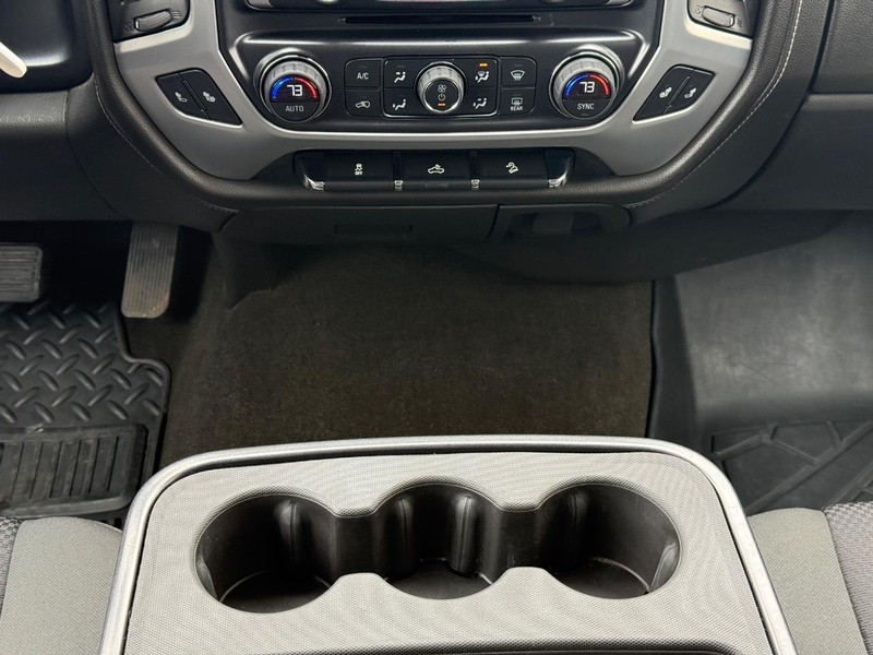 GMC Sierra 1500 Vehicle Full-screen Gallery Image 12