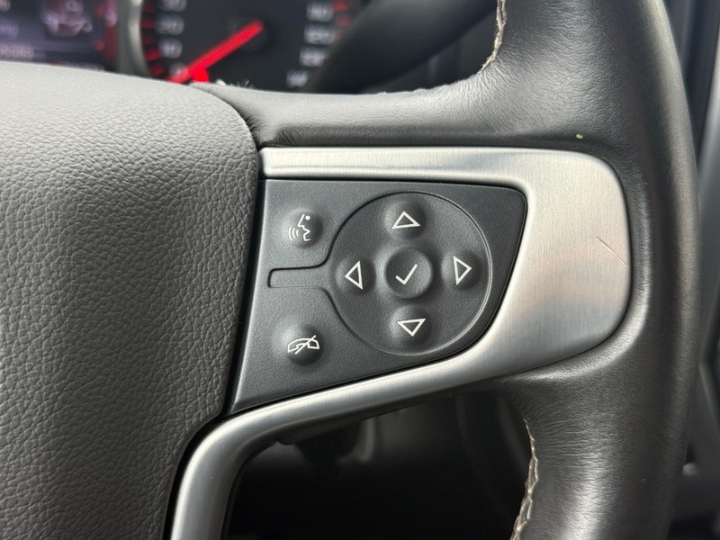 GMC Sierra 1500 Vehicle Full-screen Gallery Image 16