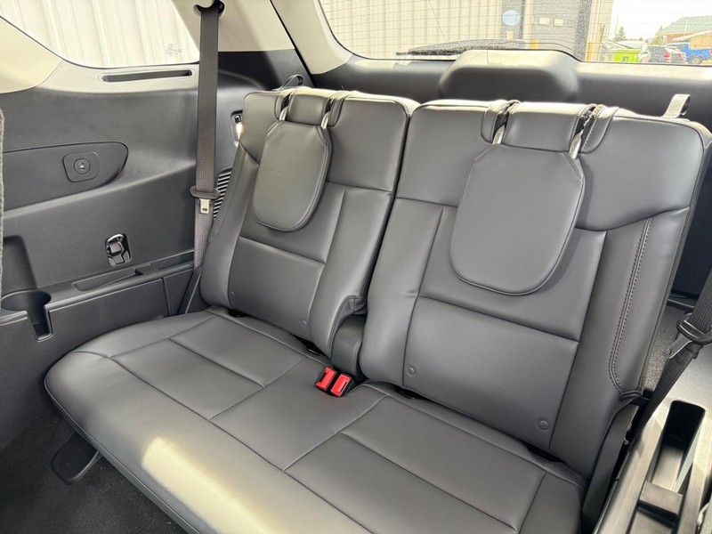 Ford Explorer Vehicle Full-screen Gallery Image 10