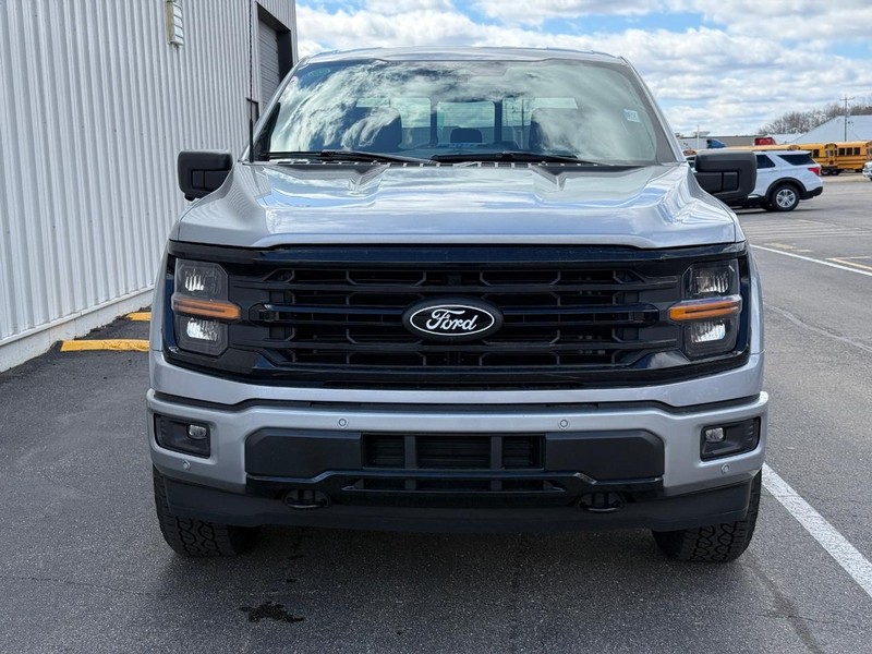 Ford F-150 Vehicle Full-screen Gallery Image 8