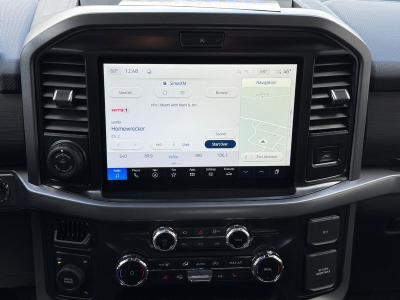 Ford F-150 Vehicle Full-screen Gallery Image 11