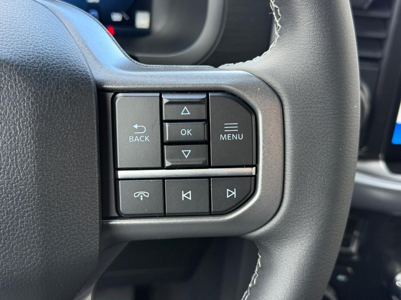 Ford F-150 Vehicle Full-screen Gallery Image 16