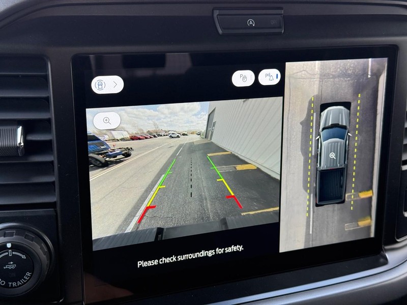 Ford F-150 Vehicle Full-screen Gallery Image 18