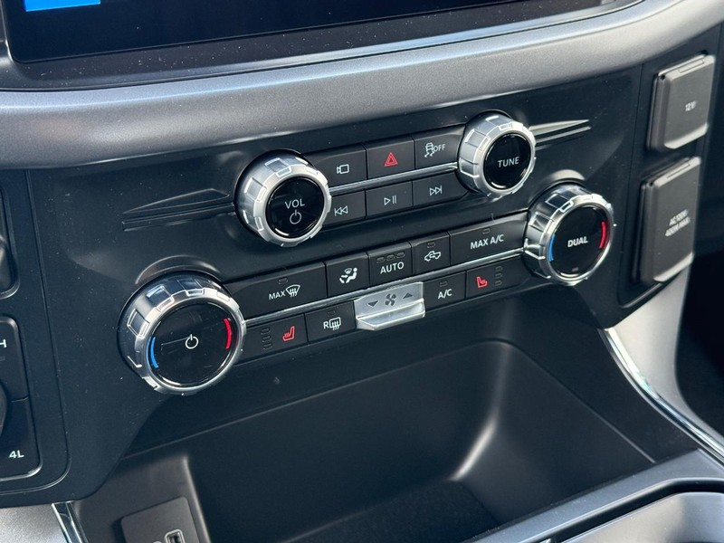 Ford F-150 Vehicle Full-screen Gallery Image 19