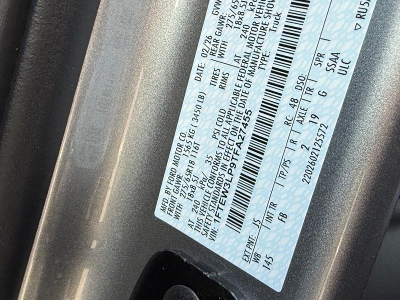 Ford F-150 Vehicle Full-screen Gallery Image 22