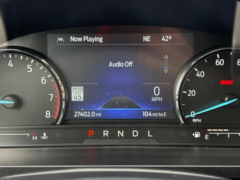 Ford Explorer Vehicle Full-screen Gallery Image 24