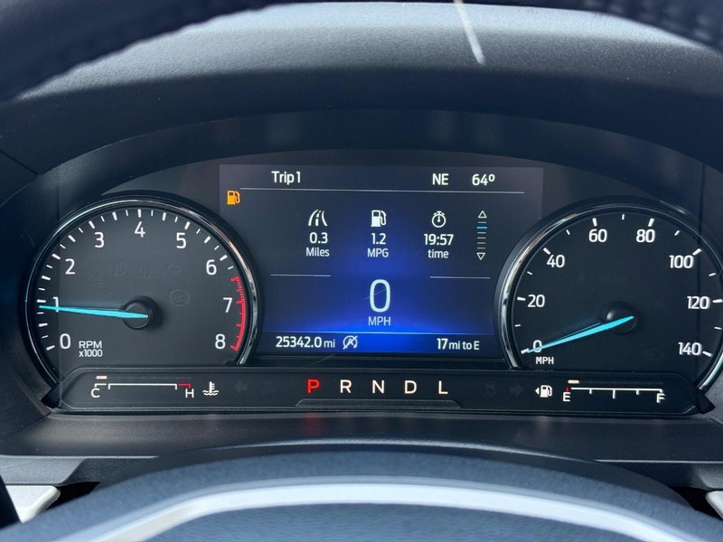 Ford Explorer Vehicle Full-screen Gallery Image 18