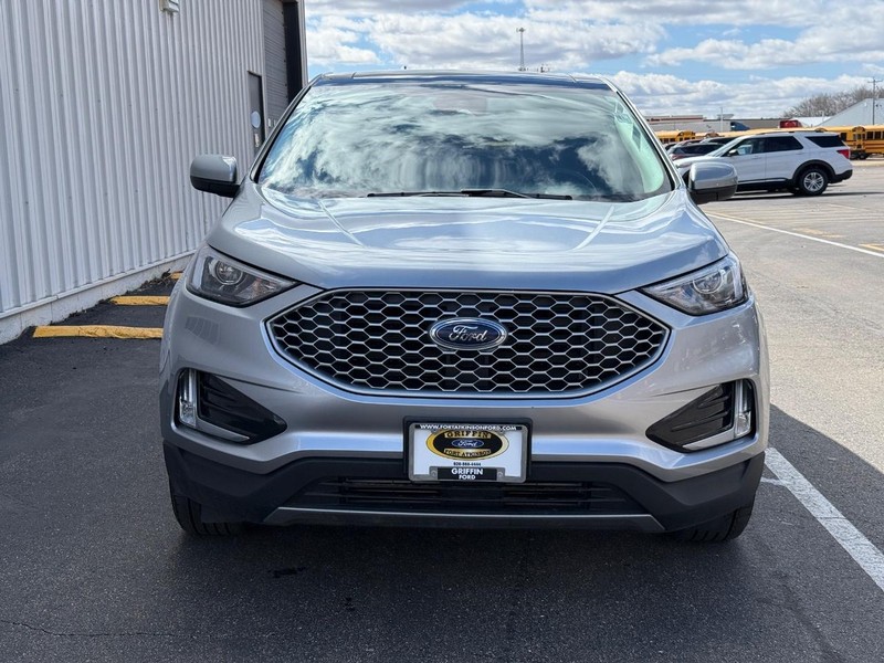 Ford Edge Vehicle Full-screen Gallery Image 8