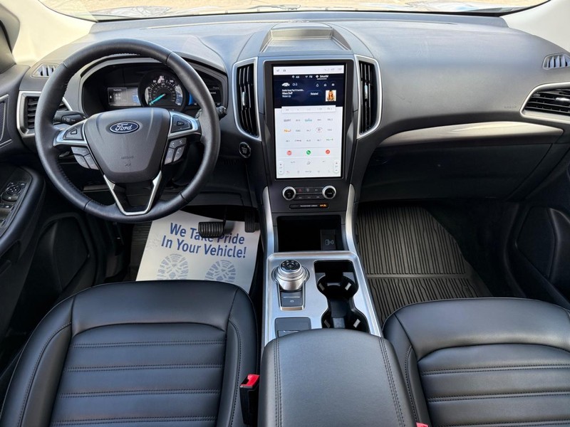 Ford Edge Vehicle Full-screen Gallery Image 10