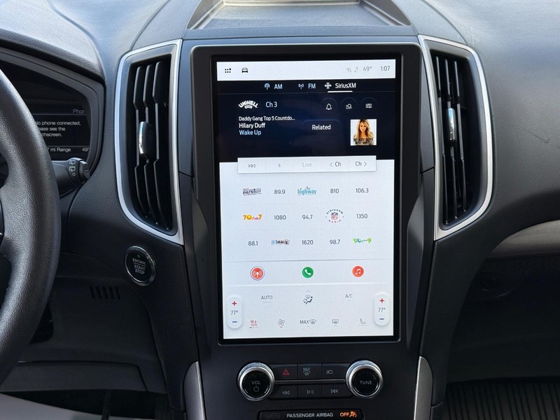 Ford Edge Vehicle Full-screen Gallery Image 11