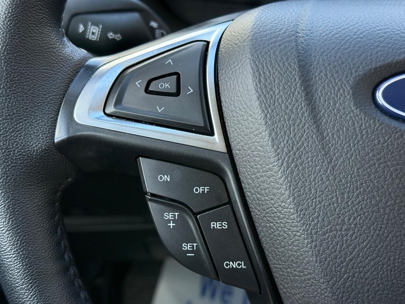 Ford Edge Vehicle Full-screen Gallery Image 15
