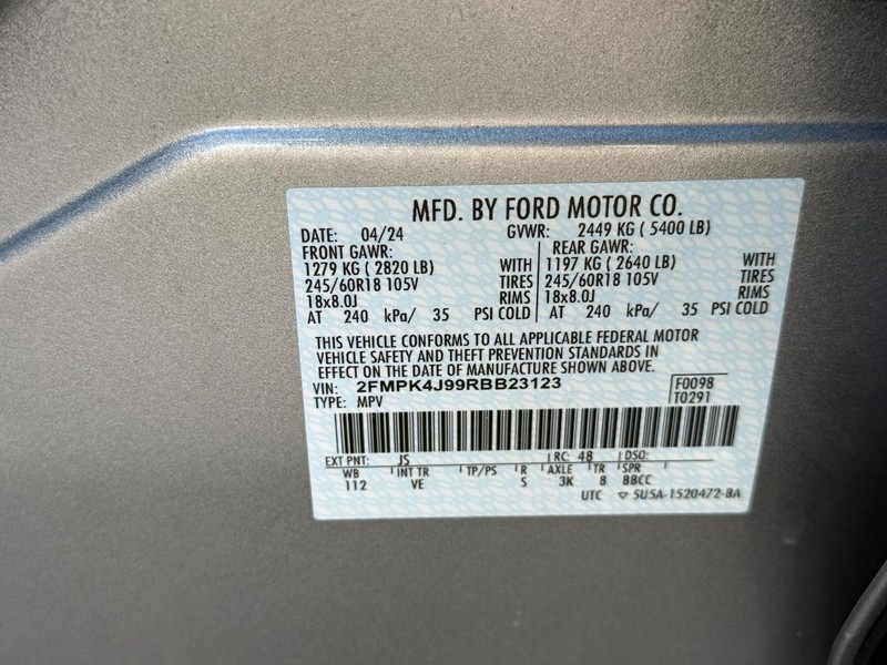 Ford Edge Vehicle Full-screen Gallery Image 22