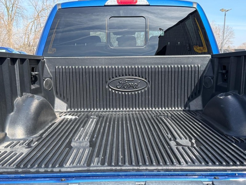 Ford F-150 Vehicle Full-screen Gallery Image 6