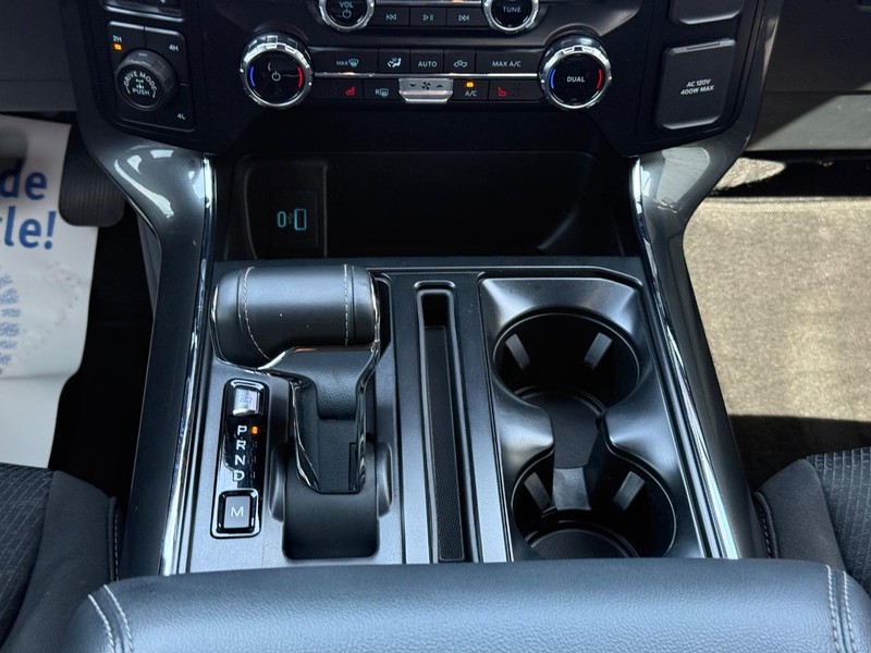 Ford F-150 Vehicle Full-screen Gallery Image 12