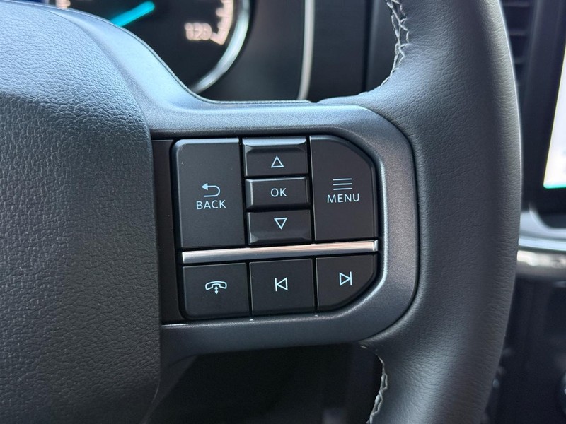 Ford F-150 Vehicle Full-screen Gallery Image 16