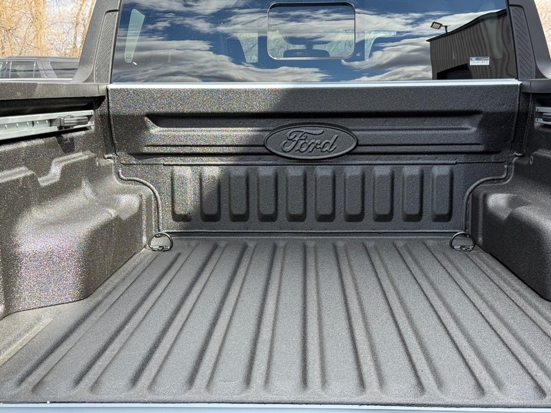 Ford Maverick Vehicle Full-screen Gallery Image 6