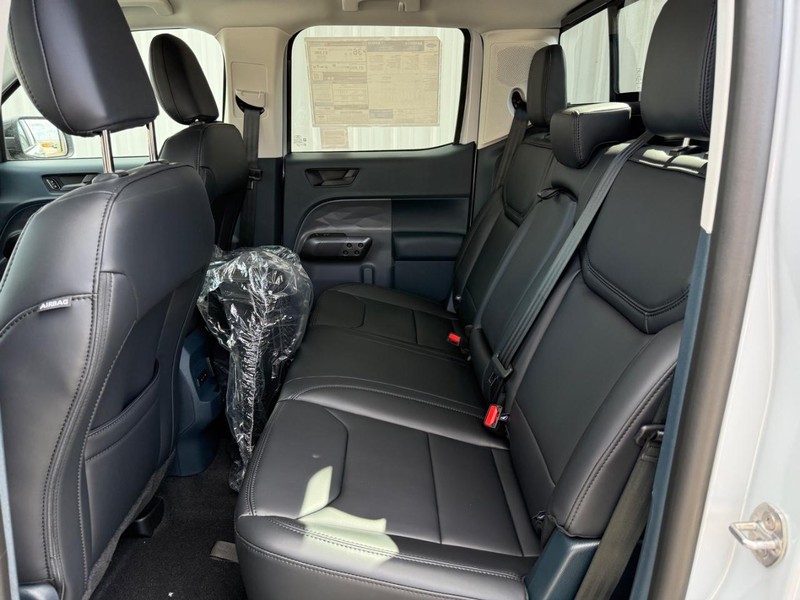 Ford Maverick Vehicle Full-screen Gallery Image 9