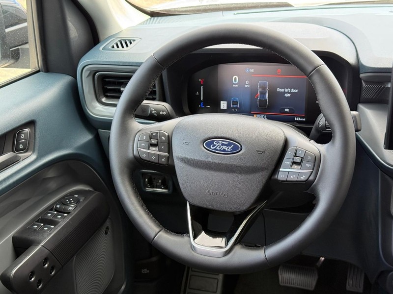 Ford Maverick Vehicle Full-screen Gallery Image 13