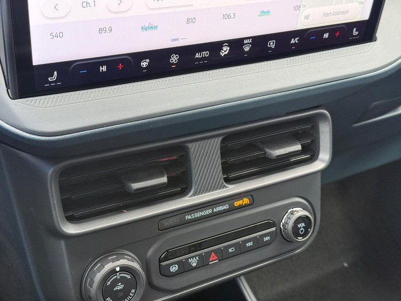 Ford Maverick Vehicle Full-screen Gallery Image 19