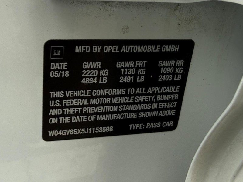 Buick Regal TourX Vehicle Full-screen Gallery Image 22