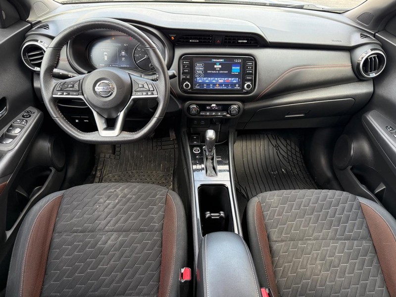 Nissan Kicks Vehicle Full-screen Gallery Image 9