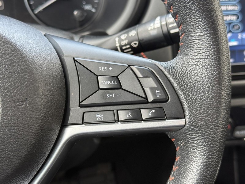 Nissan Kicks Vehicle Full-screen Gallery Image 15