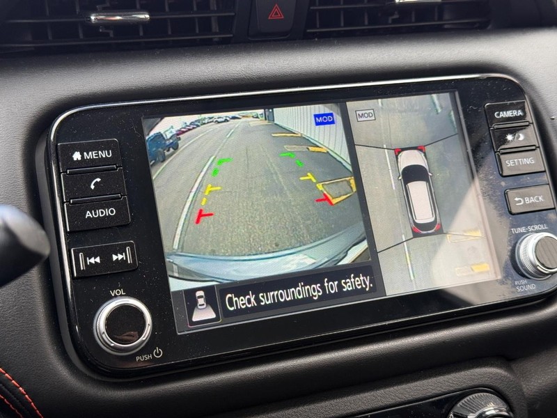 Nissan Kicks Vehicle Full-screen Gallery Image 17