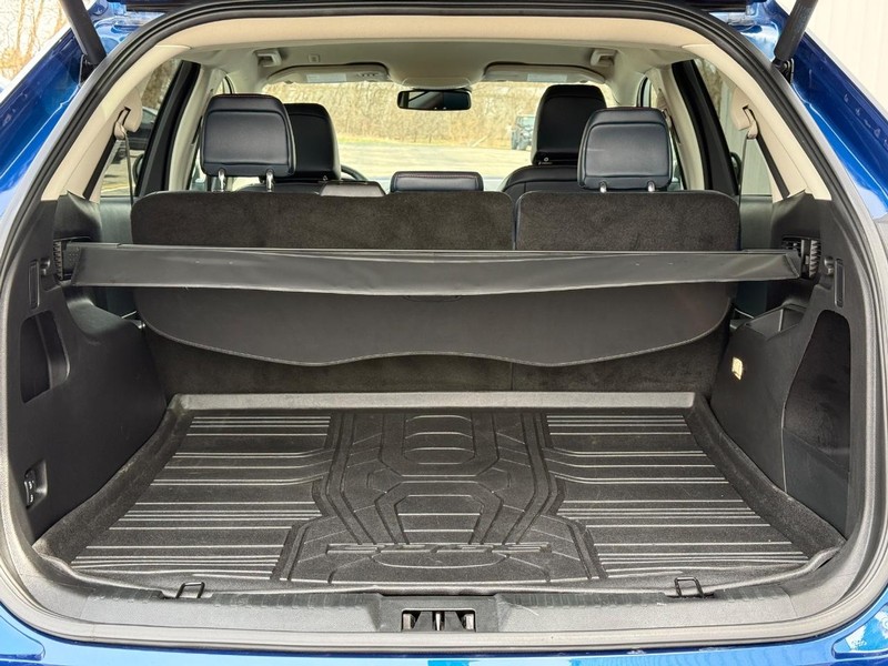 Ford Edge Vehicle Full-screen Gallery Image 06