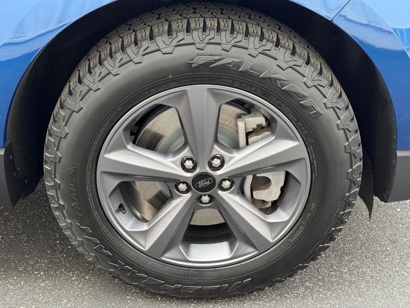 Ford Edge Vehicle Full-screen Gallery Image 07