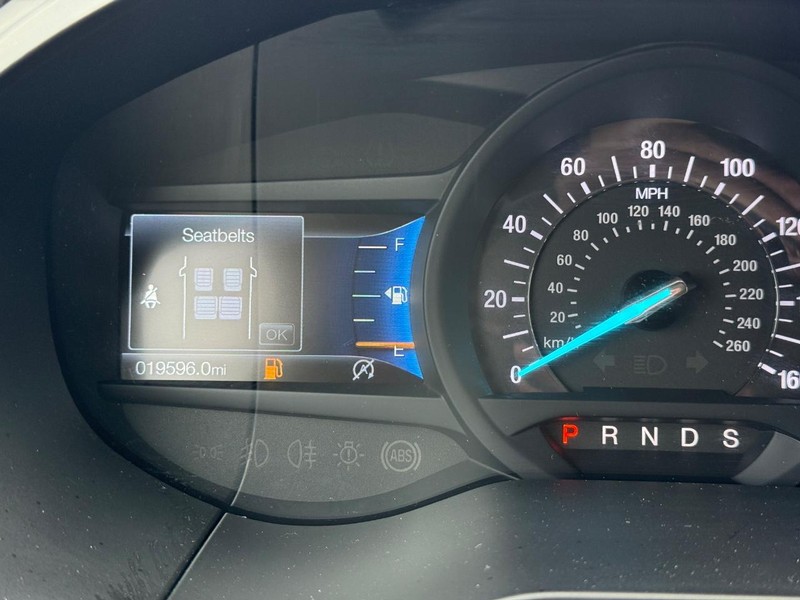 Ford Edge Vehicle Full-screen Gallery Image 22