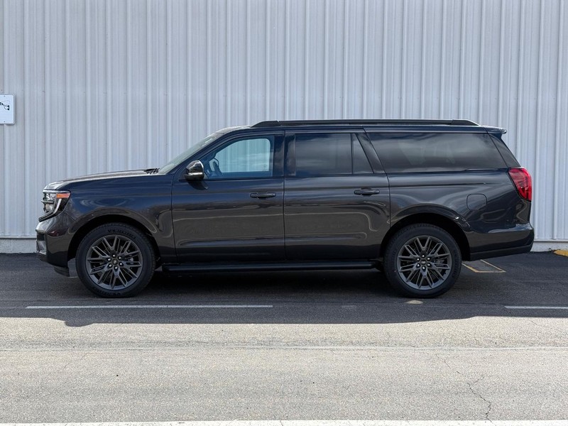Ford Expedition Max Vehicle Full-screen Gallery Image 2
