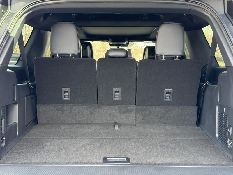 Ford Expedition Max Vehicle Full-screen Gallery Image 6